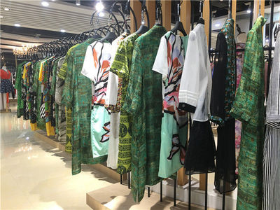薩曼斯汀品牌折扣女裝批發 秋冬換季中的鞋帽市場新機遇